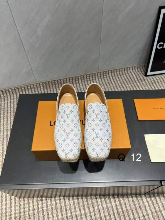 Picture of Louis Vuitton Shoes _SKULVsz35-39J090412770